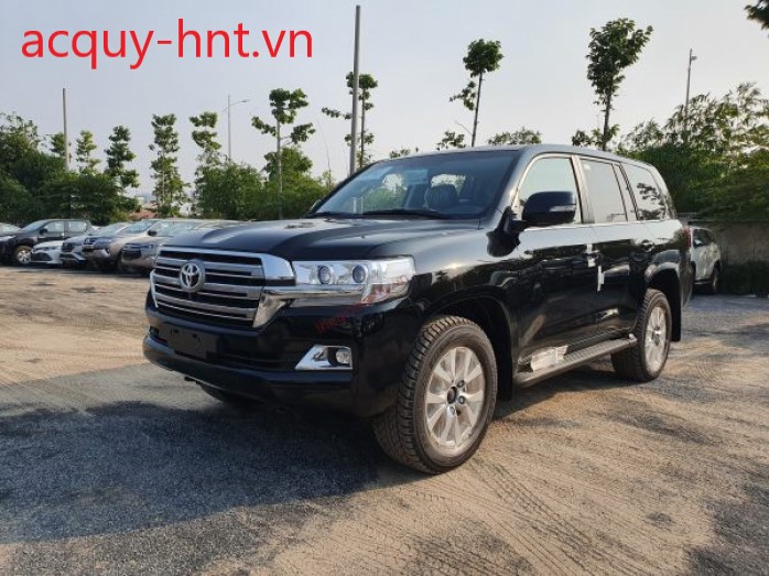 Thay ắc quy xe Toyota Land Cruiser tại nhà nhanh nhất lh:0333266768