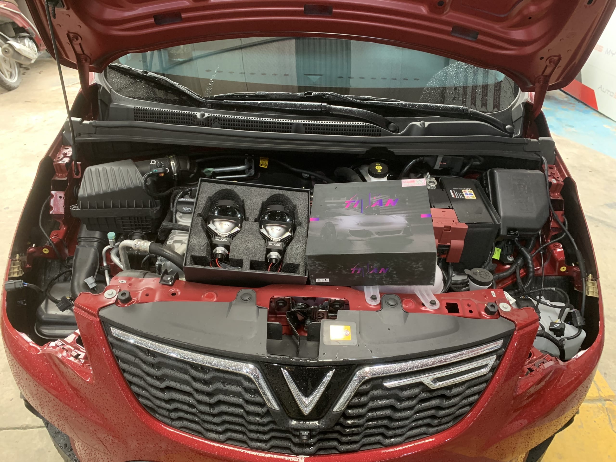 Thay Ắc quy xe VinFast Fadil tại nhà