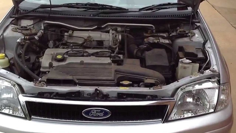 Thay ắc quy xe Ford Laser tại nhà