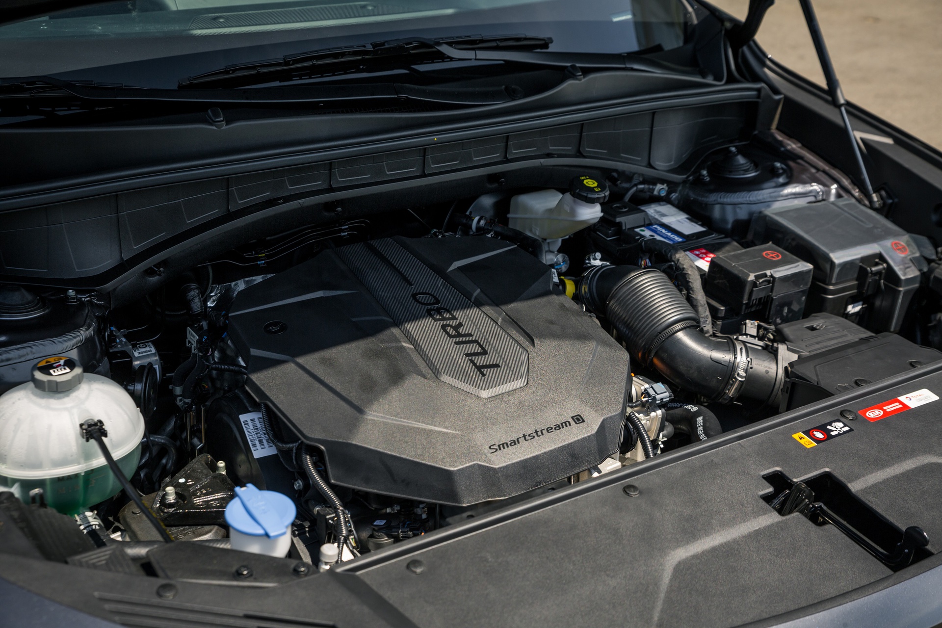 thay Ắc quy xe Kia Sorento tại nhà