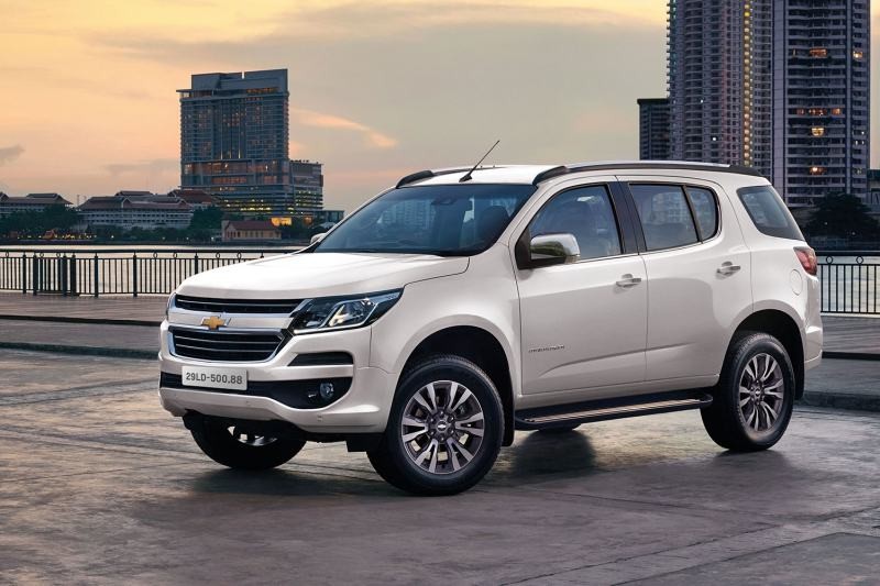 thay ắc quy xe Chevrolet Traiblazer tại nhà