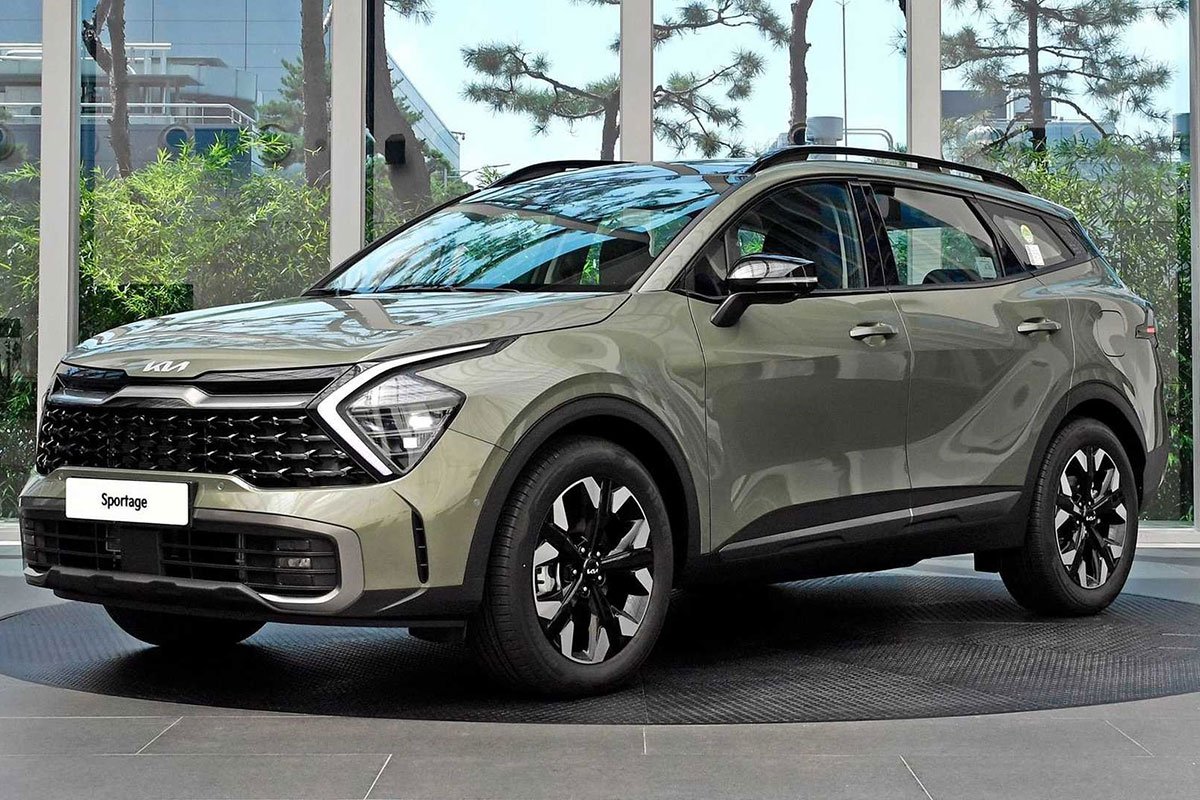 thay ắc quy xe Kia Sportage tại nhà