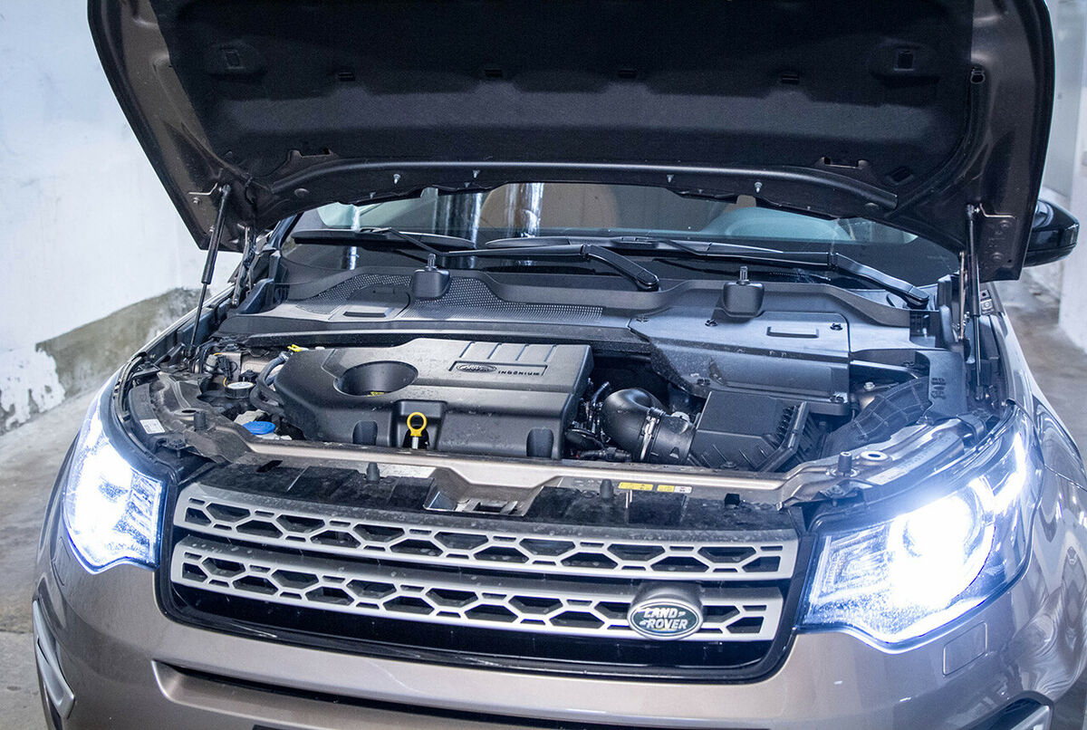 thay ắc quy xe Land Rover Discovery