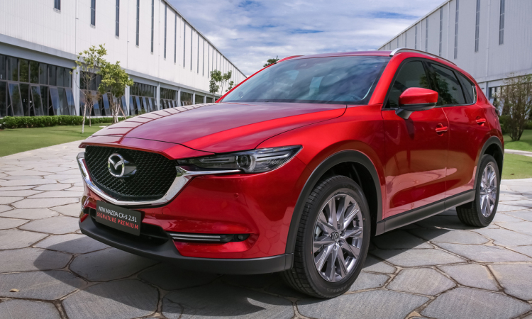thay ắc quy xe Mazda CX-5 tại nhà