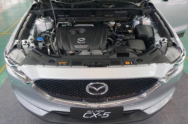 thay ắc quy xe Mazda CX-5 tại nhà