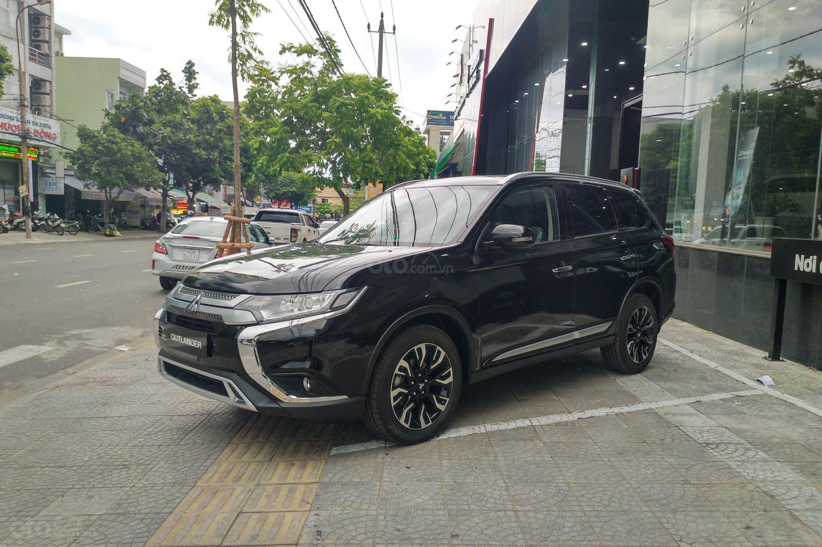 xe Mitsubishi Outlander thay ắc quy tận nơi 0333266768