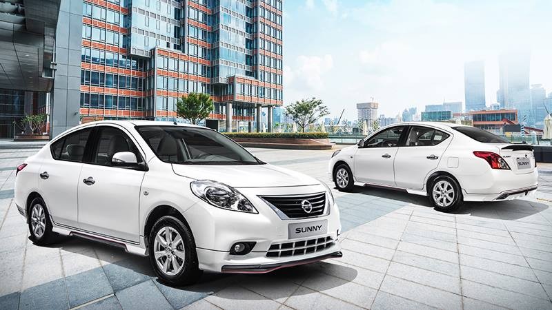 xe Nissan Sunny thay ắc quy tại nhà