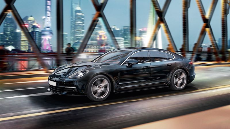 xe Porsche Panamera thay ắc quy tận nơi 0333266768