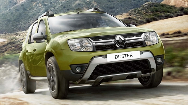 xe Renault Duster thay ẵc quy tại nhà