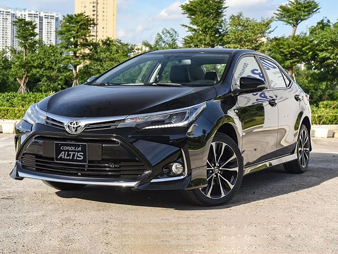 xe Toyota Corolla Altis thay ắc quy tại nhà 0333266768