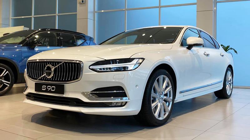 thay ắc quy xe volvo S90 tại nhà lh 0333266768